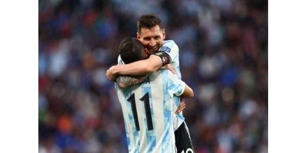 Lionel Messi espera dar a Ángel Di María o melhor presente quando ele partir Lionel Messi espera dar a Ángel Di María o melhor presente quando ele partir